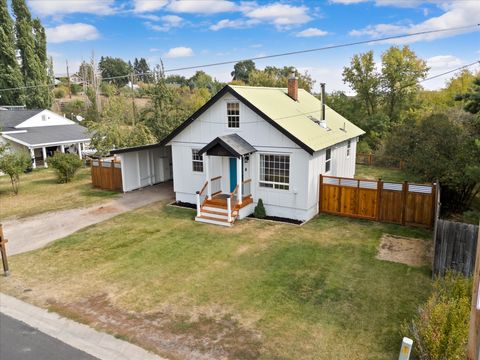 Photo of 1517 5th Avenue W, Kalispell, MT 59901 (MLS # 30056939)