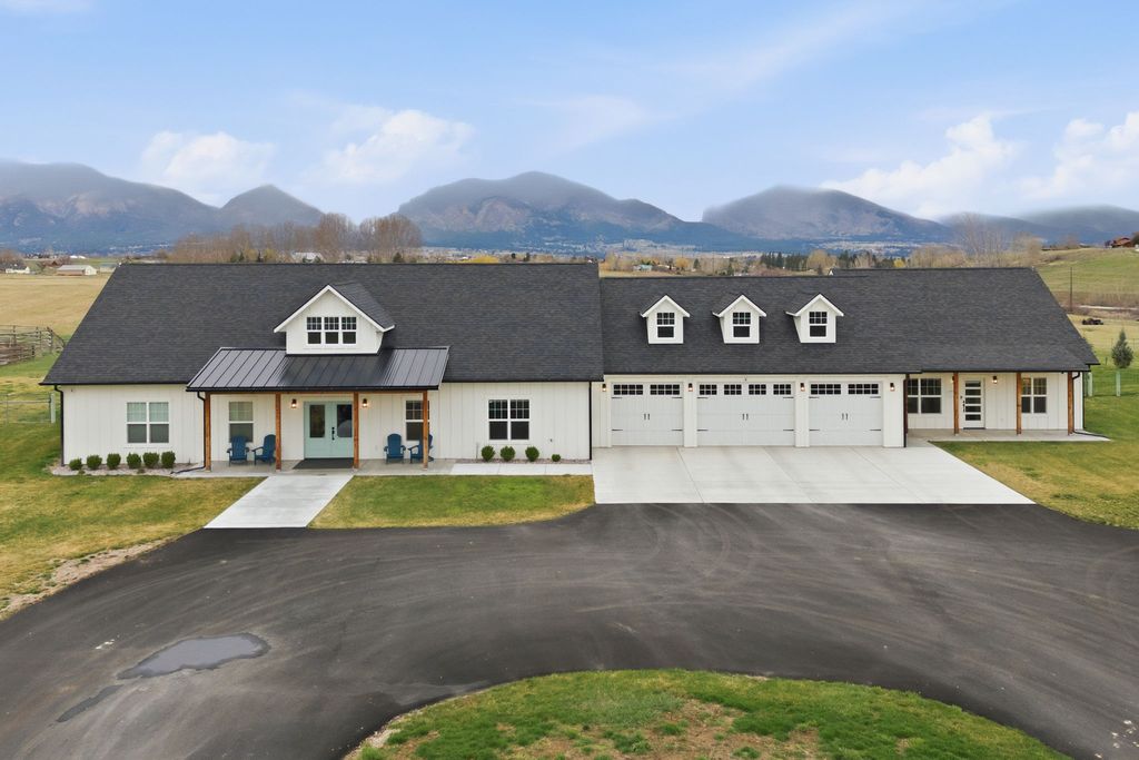 Photo of 543 Diamond 3 Road, Corvallis, MT 59828 (MLS # 30068022)