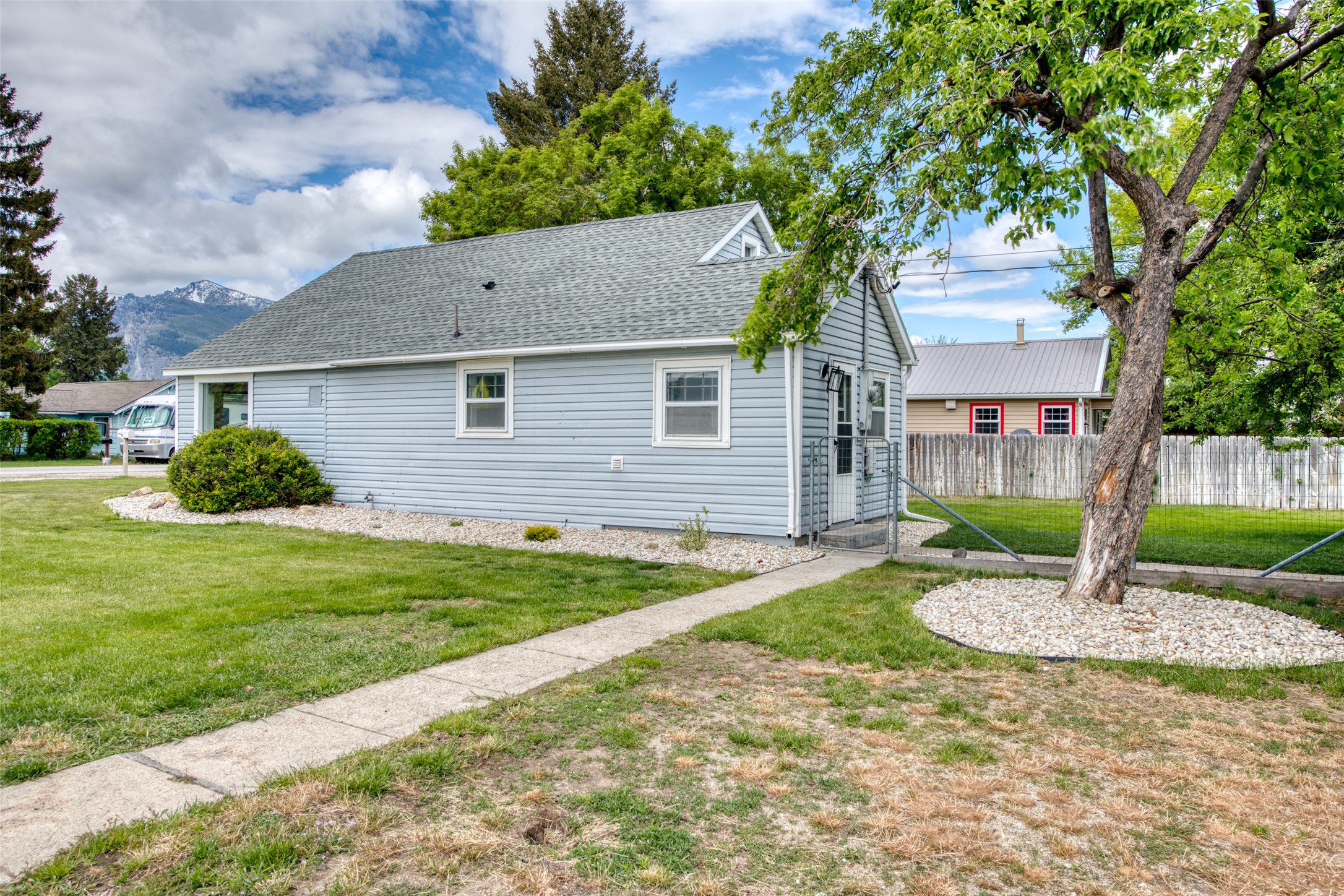 300 N 6th Street