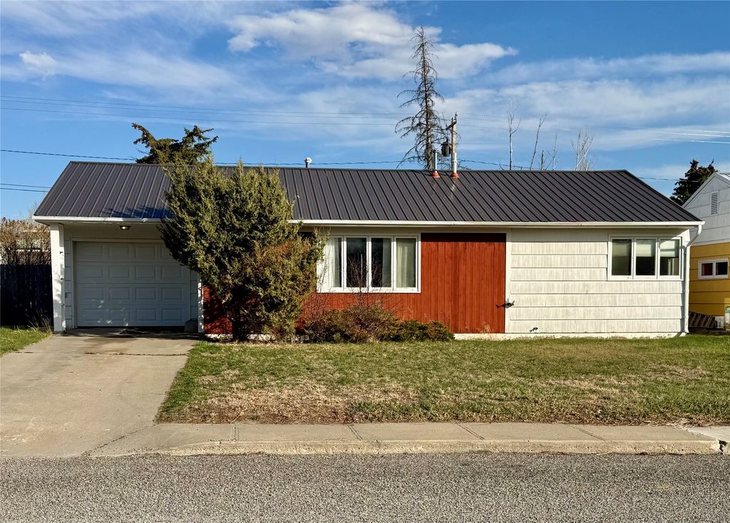 Photo of 311 8th Avenue SE, Cut Bank, MT 59427 (MLS # 30069418)
