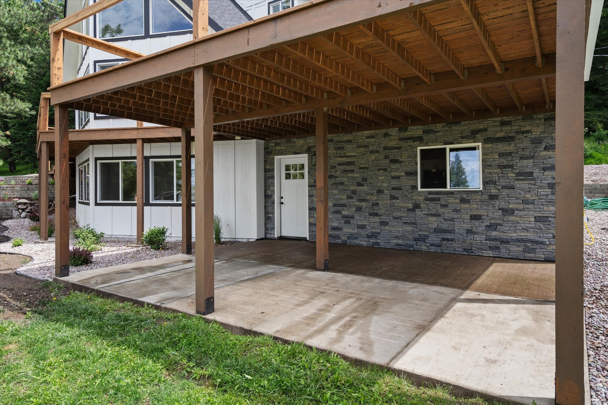 32890 Hellroaring Lane