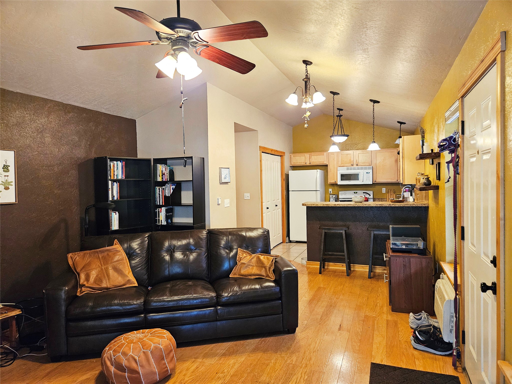 2904 Tina Avenue 204