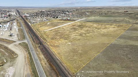 Photo of 406 Glacier Avenue, Shelby, MT 59474 (MLS # 30069867)