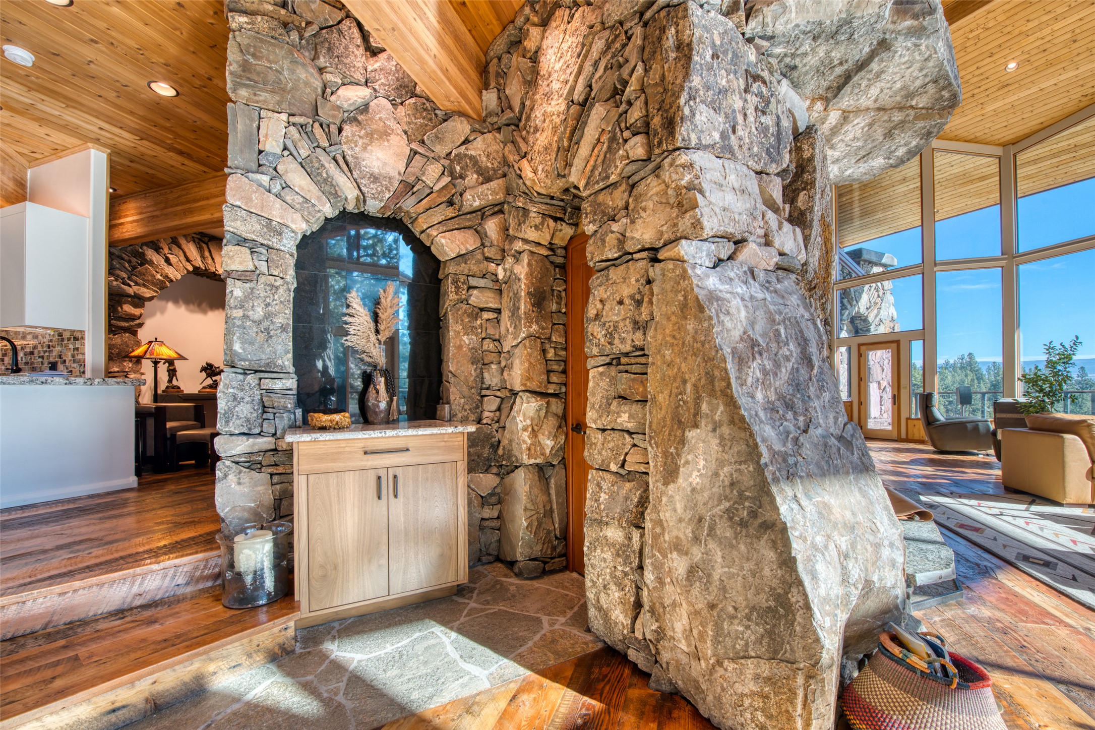 Stevensville, Montana 59870, United States, 2 Bedrooms Bedrooms, ,3 BathroomsBathrooms,Residential,Pending,35014