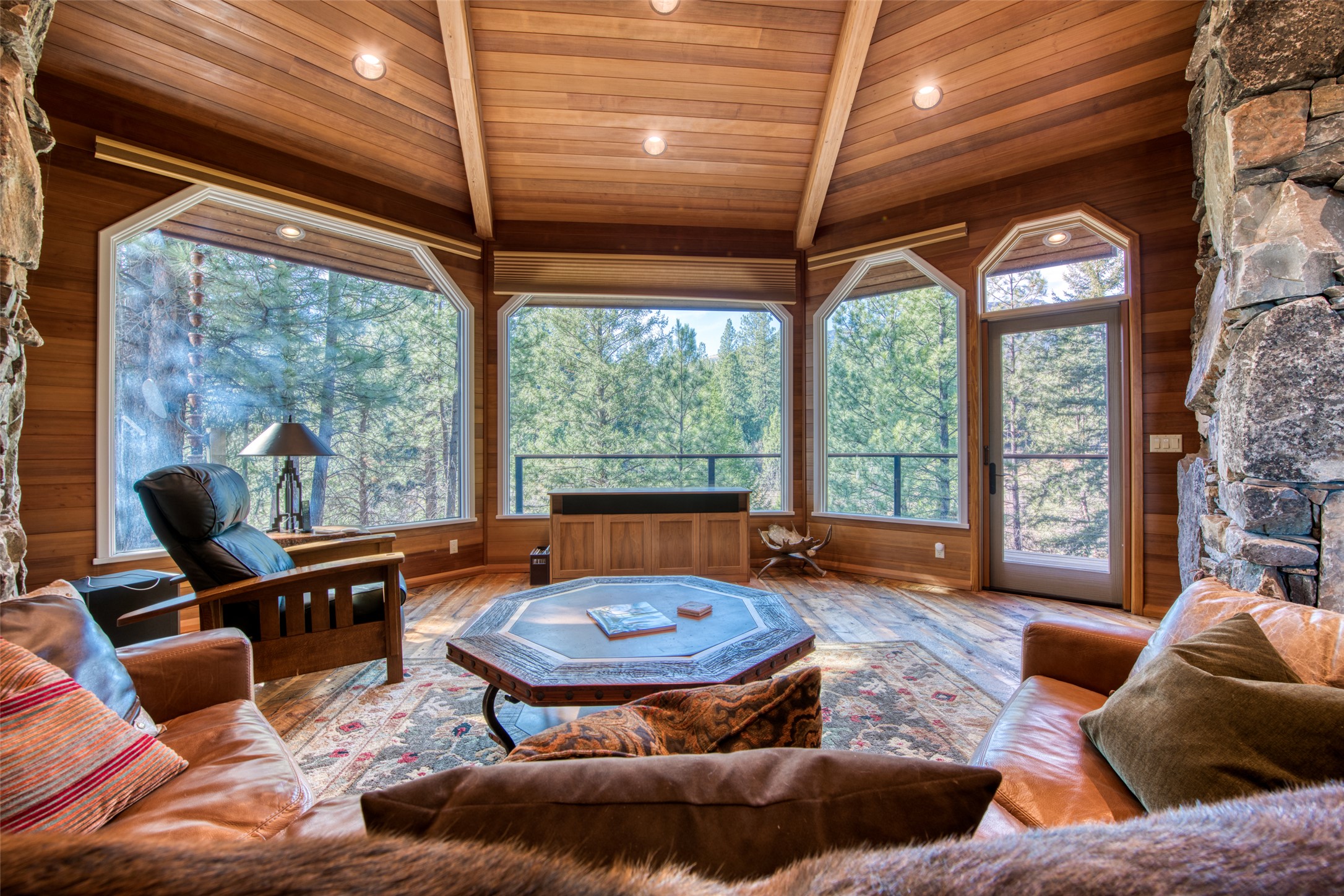 Stevensville, Montana 59870, United States, 2 Bedrooms Bedrooms, ,3 BathroomsBathrooms,Residential,Pending,35014