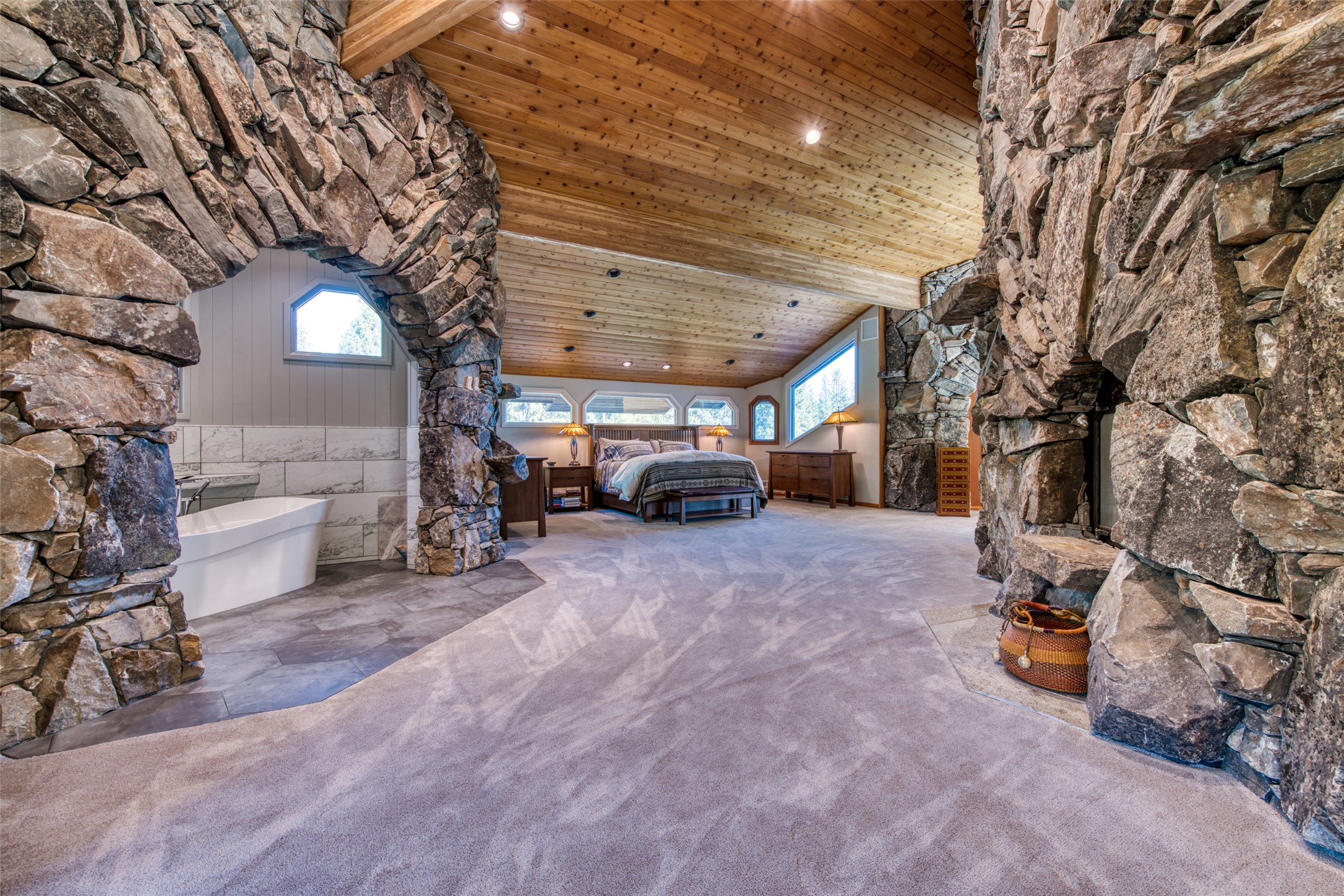 Stevensville, Montana 59870, United States, 2 Bedrooms Bedrooms, ,3 BathroomsBathrooms,Residential,Pending,35014