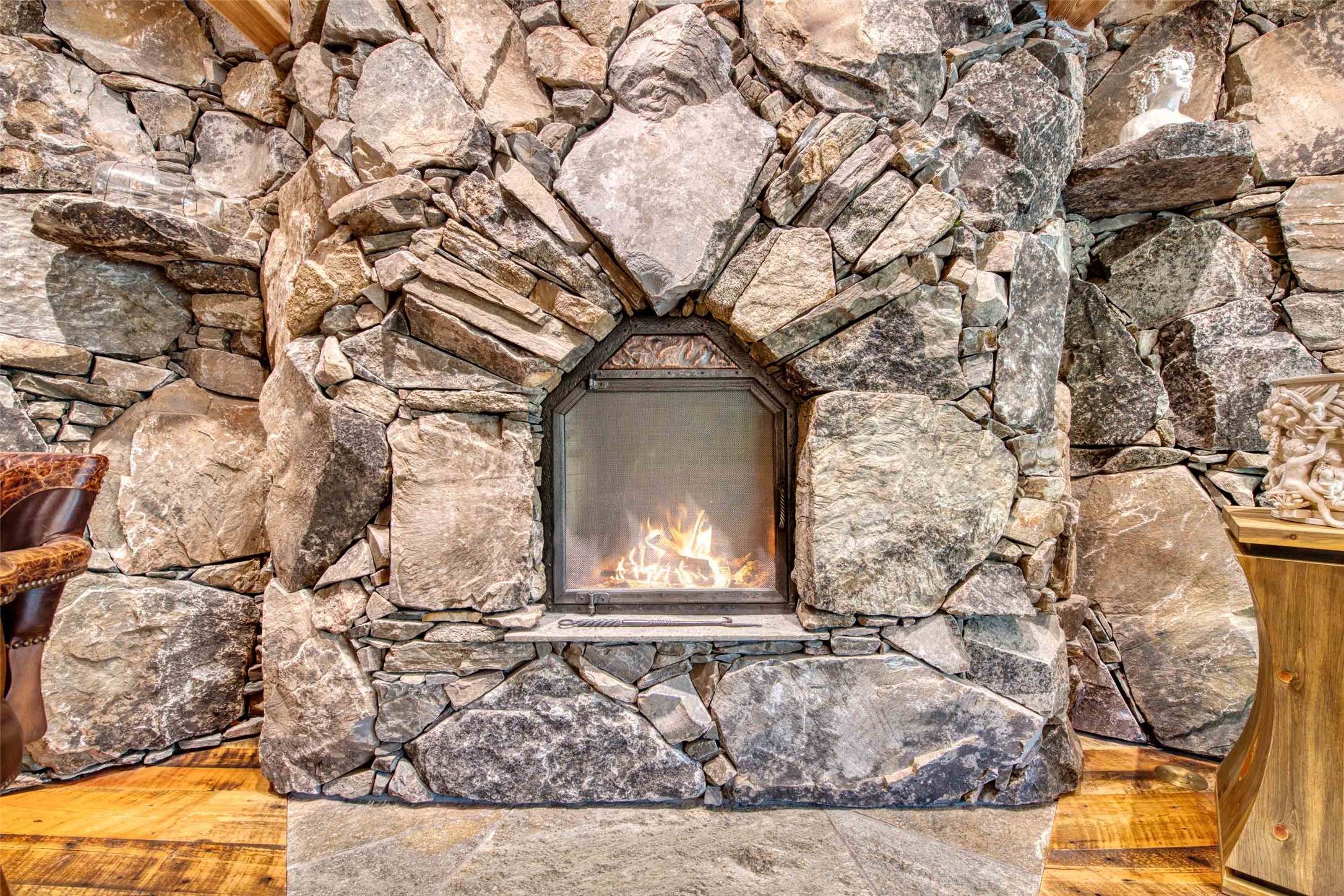 Stevensville, Montana 59870, United States, 2 Bedrooms Bedrooms, ,3 BathroomsBathrooms,Residential,Pending,35014