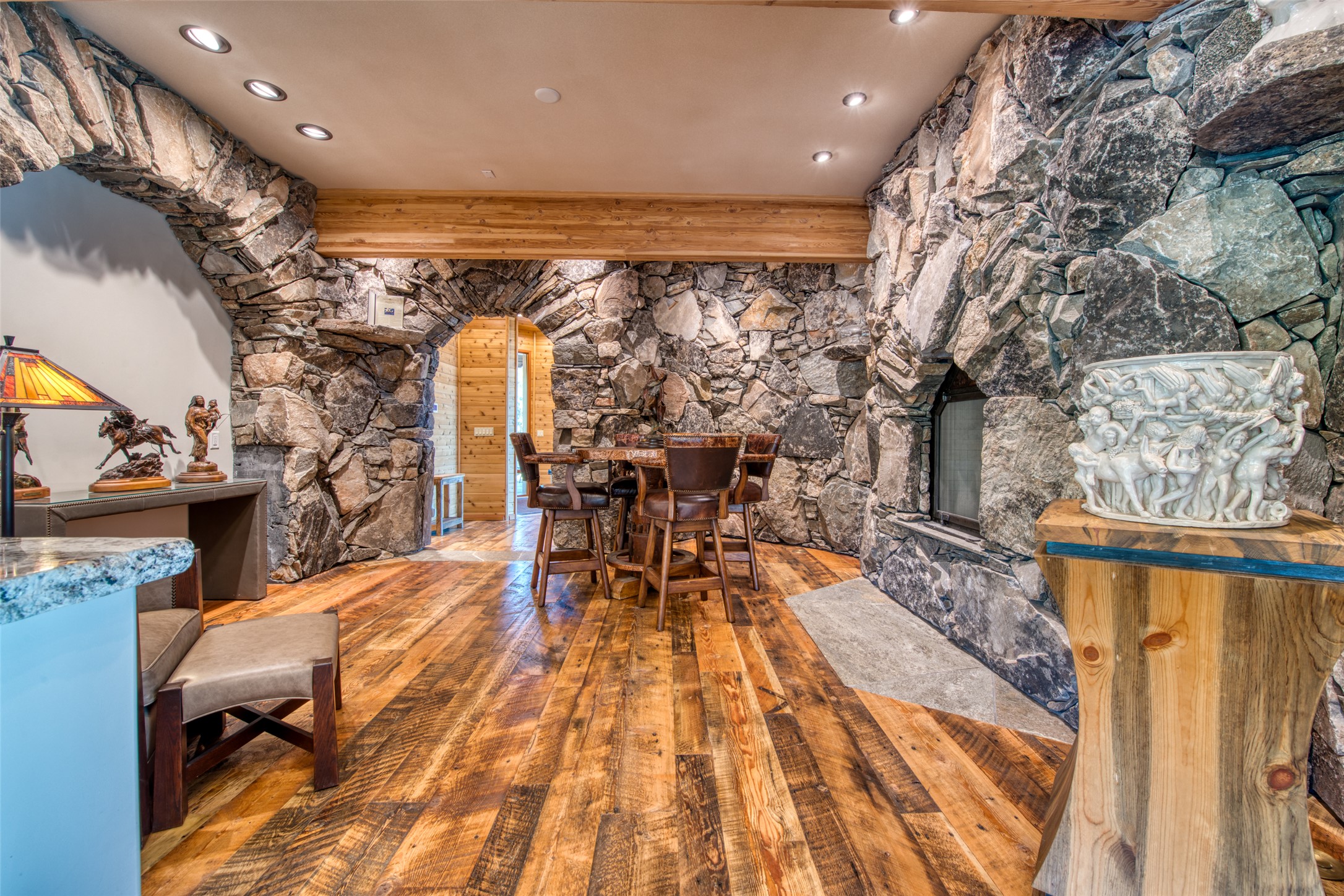 Stevensville, Montana 59870, United States, 2 Bedrooms Bedrooms, ,3 BathroomsBathrooms,Residential,Pending,35014