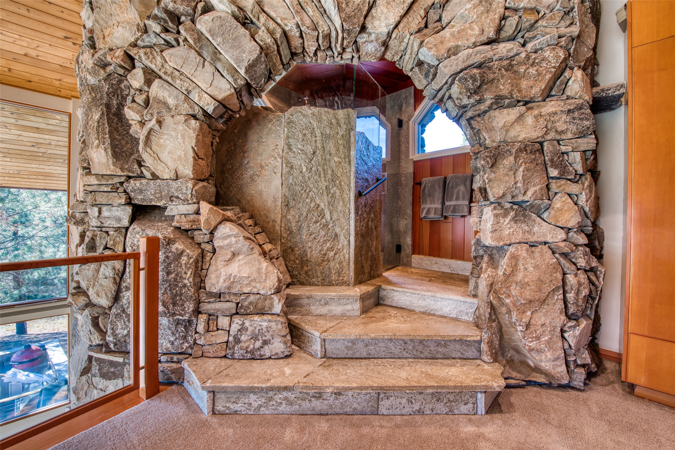 Stevensville, Montana 59870, United States, 2 Bedrooms Bedrooms, ,3 BathroomsBathrooms,Residential,Pending,35014