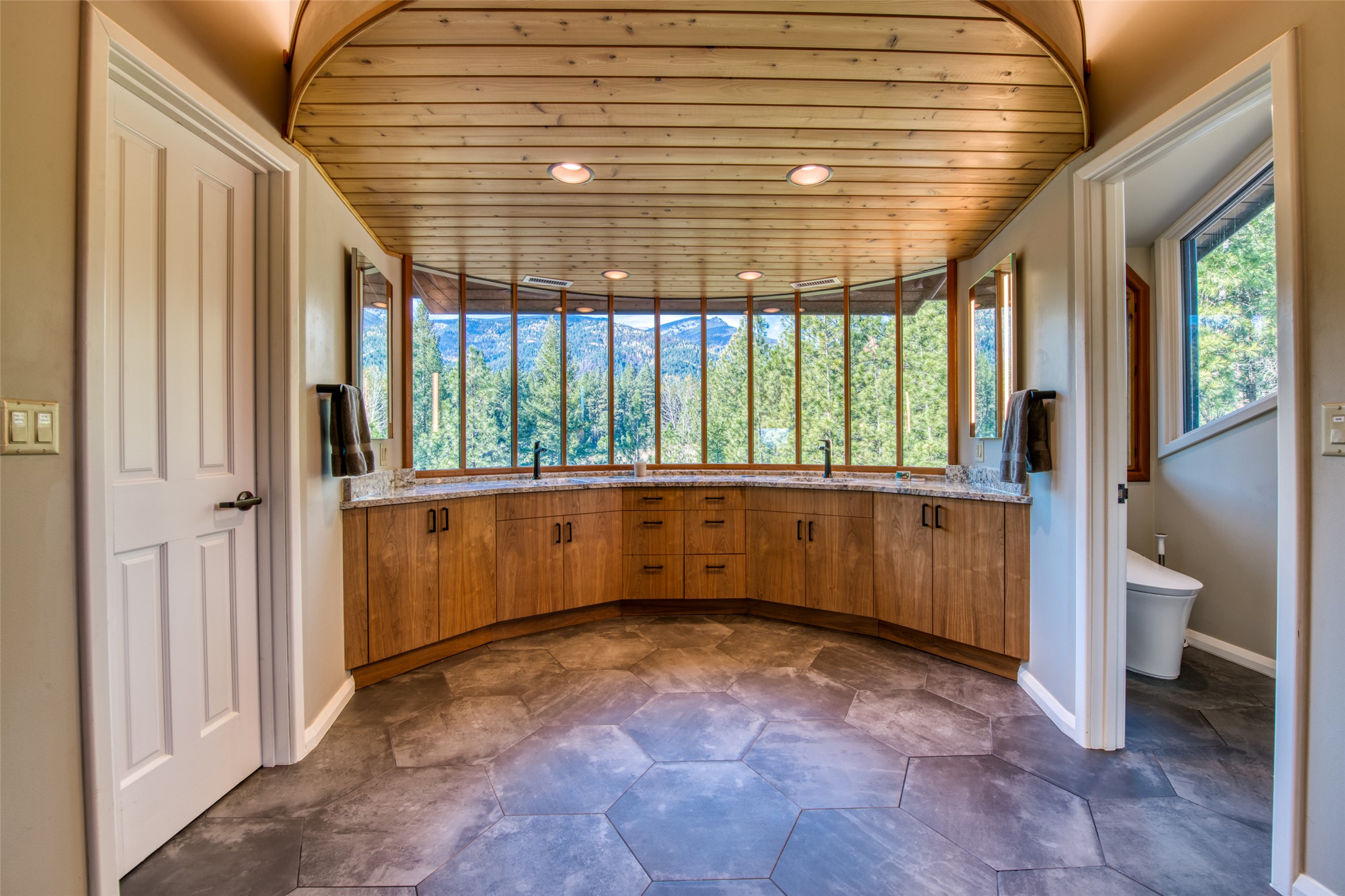 Stevensville, Montana 59870, United States, 2 Bedrooms Bedrooms, ,3 BathroomsBathrooms,Residential,Pending,35014