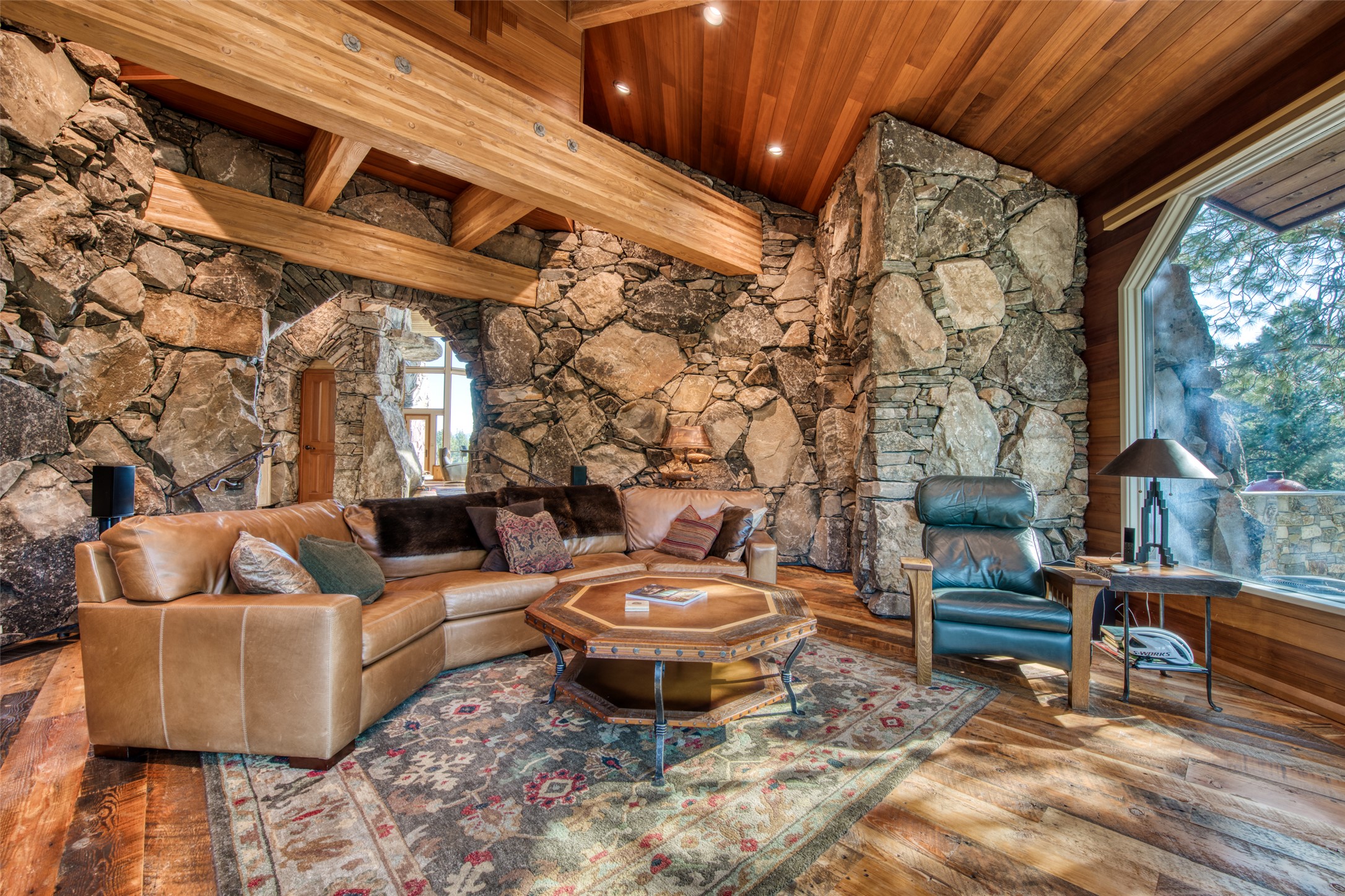 Stevensville, Montana 59870, United States, 2 Bedrooms Bedrooms, ,3 BathroomsBathrooms,Residential,Pending,35014