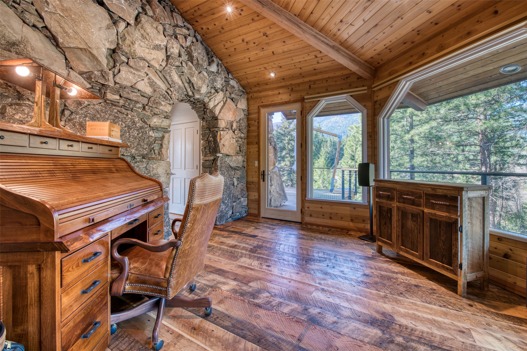 Stevensville, Montana 59870, United States, 2 Bedrooms Bedrooms, ,3 BathroomsBathrooms,Residential,Pending,35014