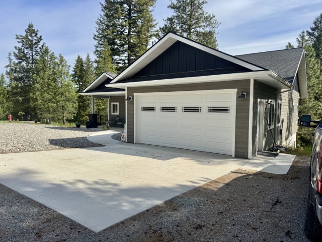 2506 Mossy Rock Court