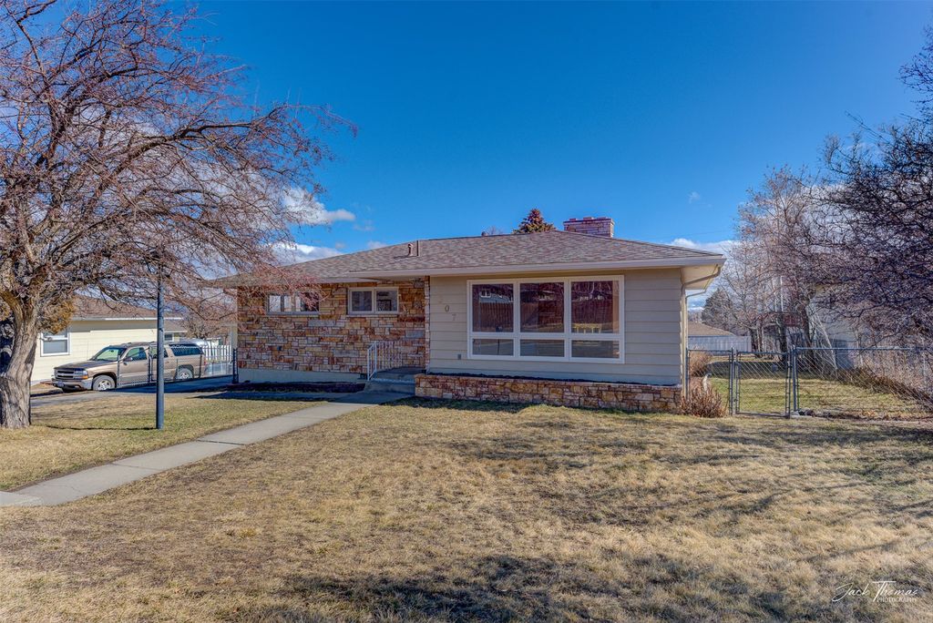 Photo of 307 Geddis Street, Helena, MT 59601 (MLS # 30063776)