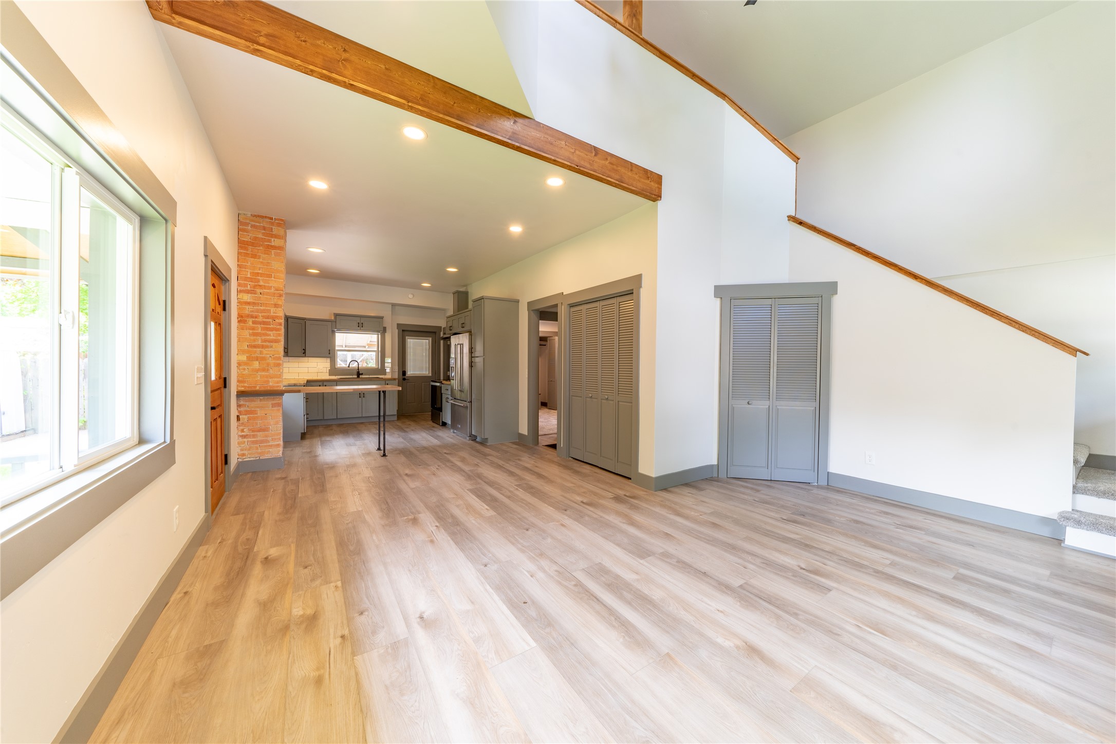 130 10th Street E