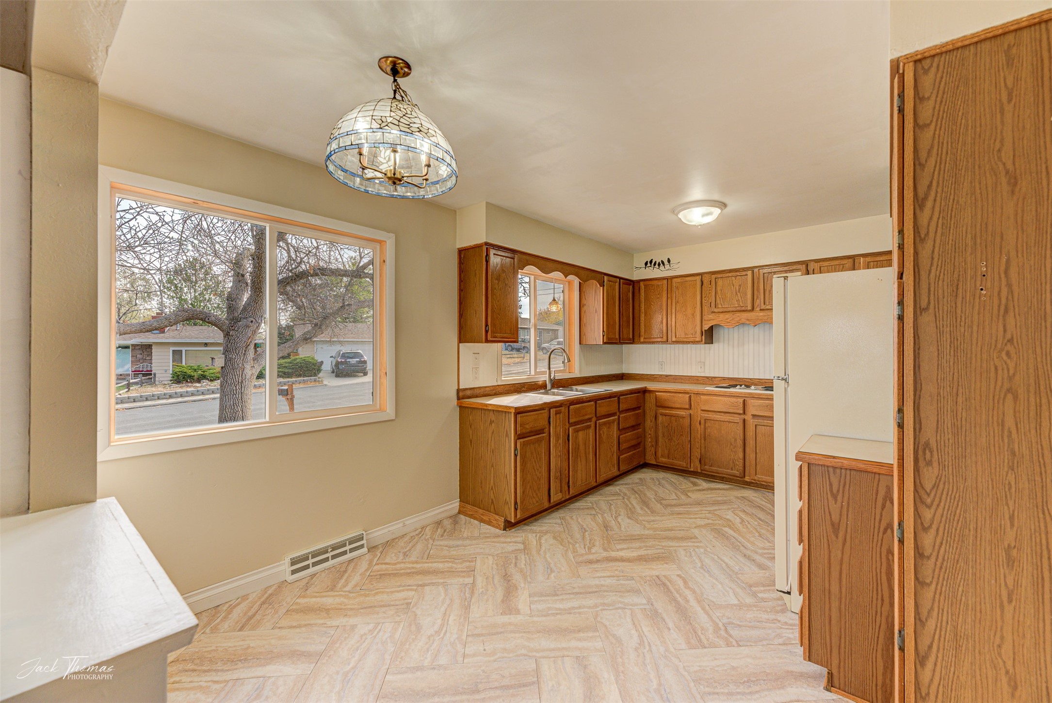 Helena, Montana 59601, United States, 3 Bedrooms Bedrooms, ,2 BathroomsBathrooms,Residential,Pending,36191