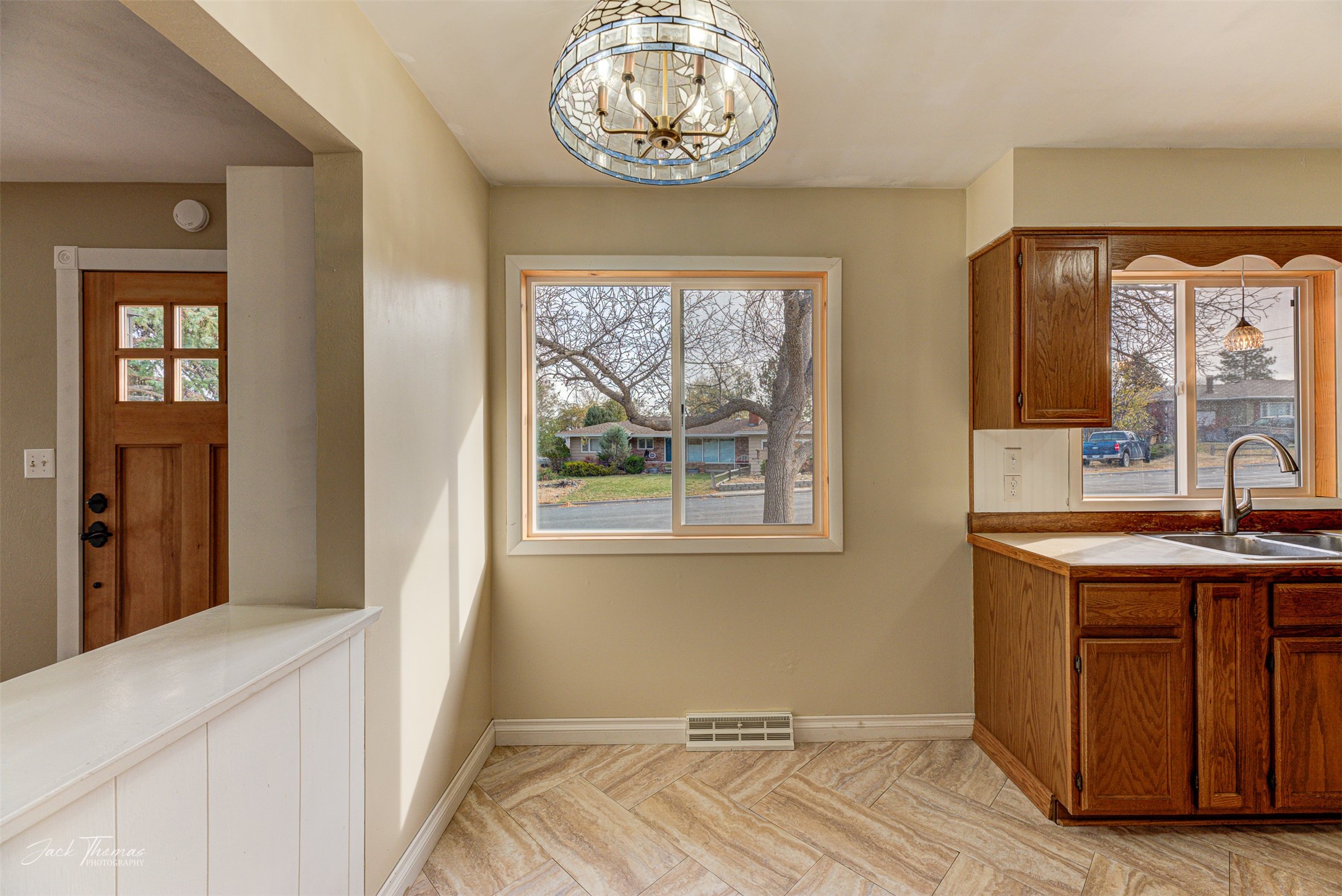 Helena, Montana 59601, United States, 3 Bedrooms Bedrooms, ,2 BathroomsBathrooms,Residential,Pending,36191