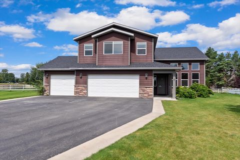 Photo of 367 Spruce Meadows Loop, Kalispell, MT 59901 (MLS # 30055645)