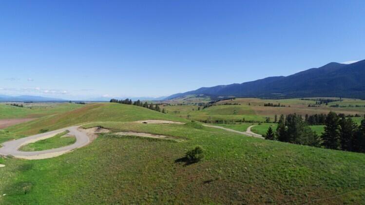 172 Grassy Loop