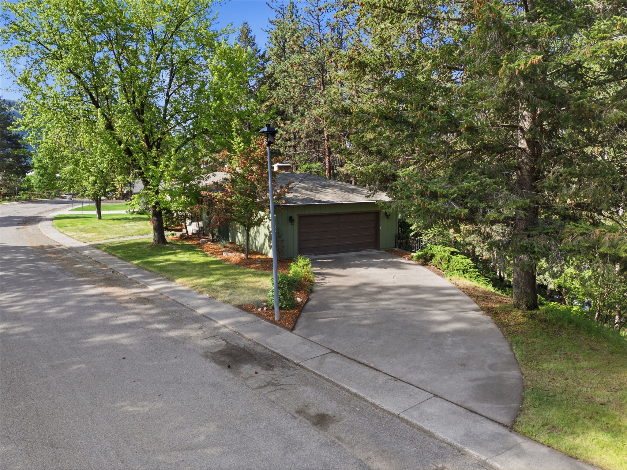 3929 Timberlane Street