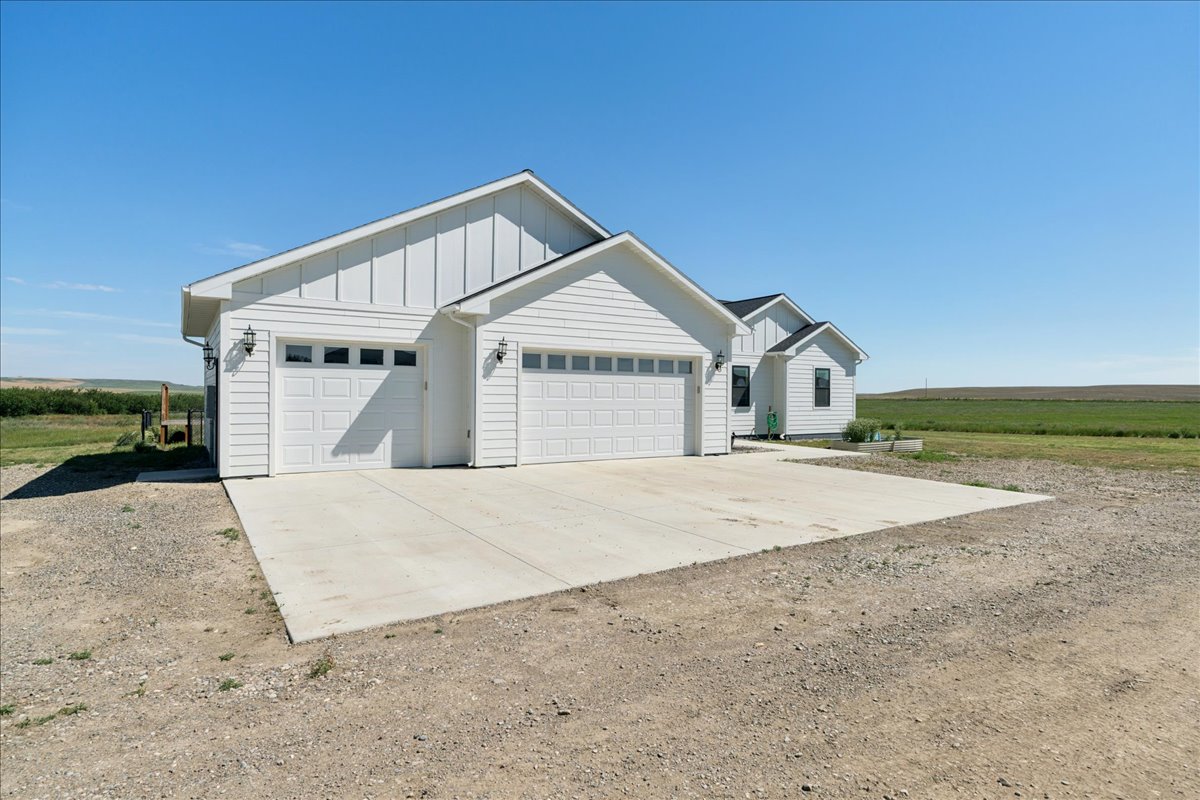 1002 4th Lane NE