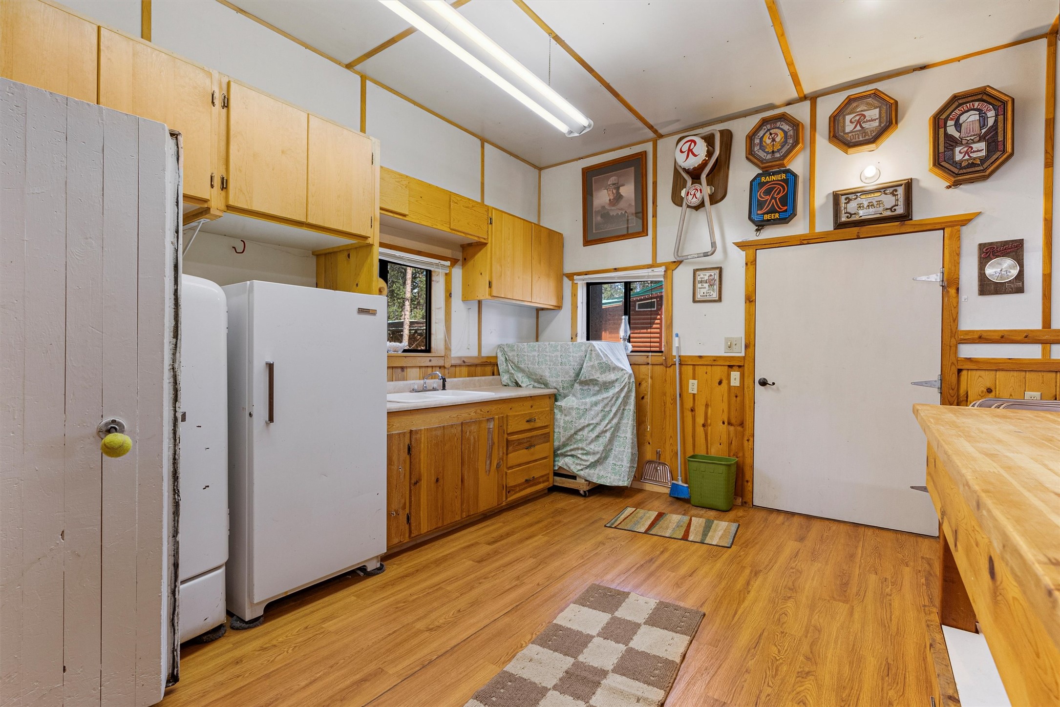 Sula, Montana 59871, United States, 2 Bedrooms Bedrooms, ,1 BathroomBathrooms,Residential,Active,155965