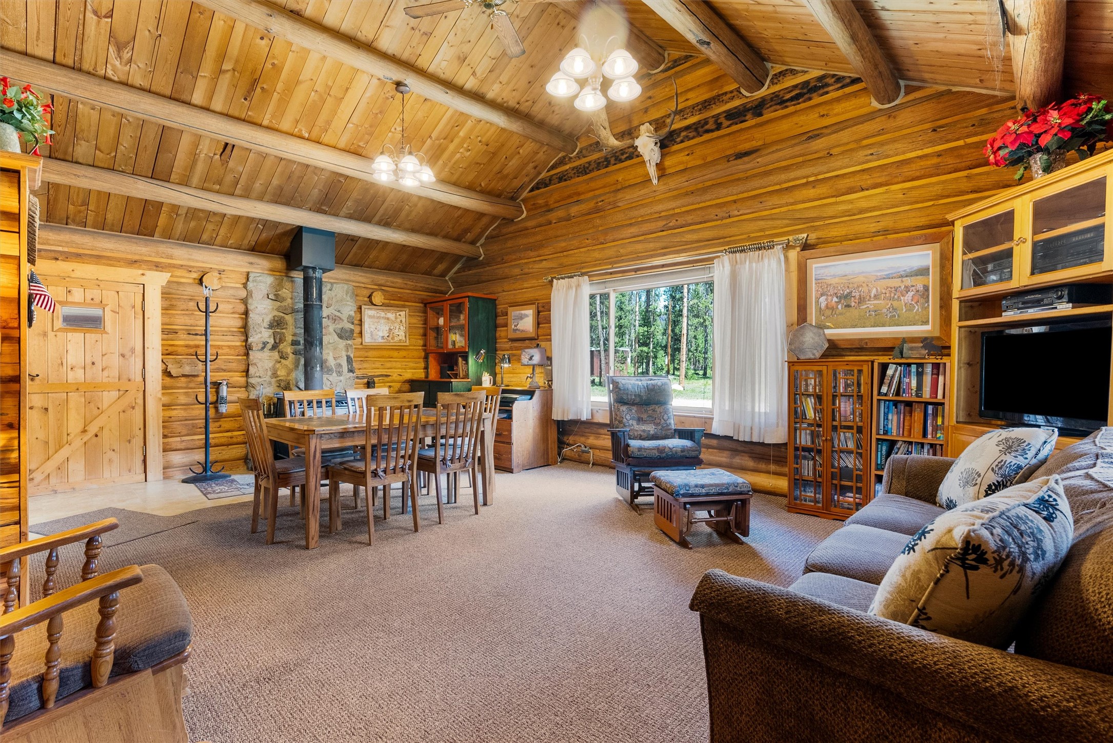 Sula, Montana 59871, United States, 2 Bedrooms Bedrooms, ,1 BathroomBathrooms,Residential,Active,155965