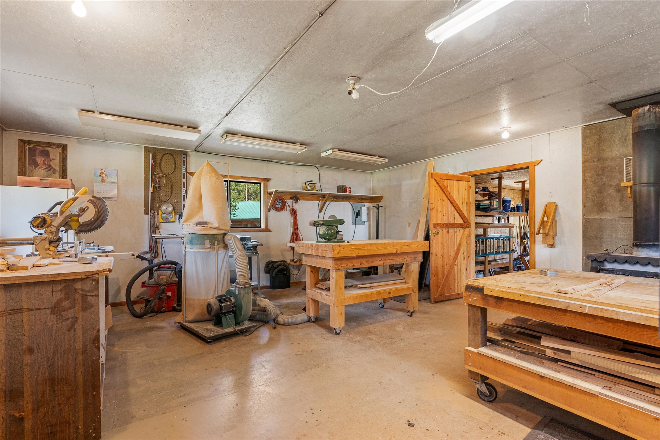 Sula, Montana 59871, United States, 2 Bedrooms Bedrooms, ,1 BathroomBathrooms,Residential,Active,155965