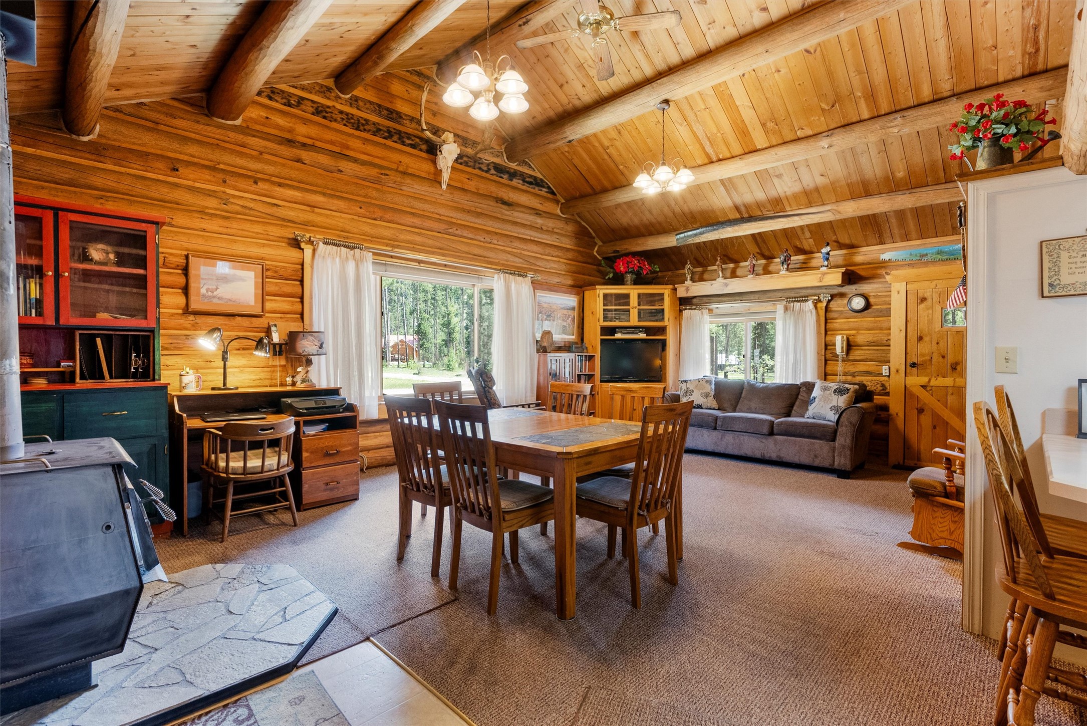 Sula, Montana 59871, United States, 2 Bedrooms Bedrooms, ,1 BathroomBathrooms,Residential,Active,155965