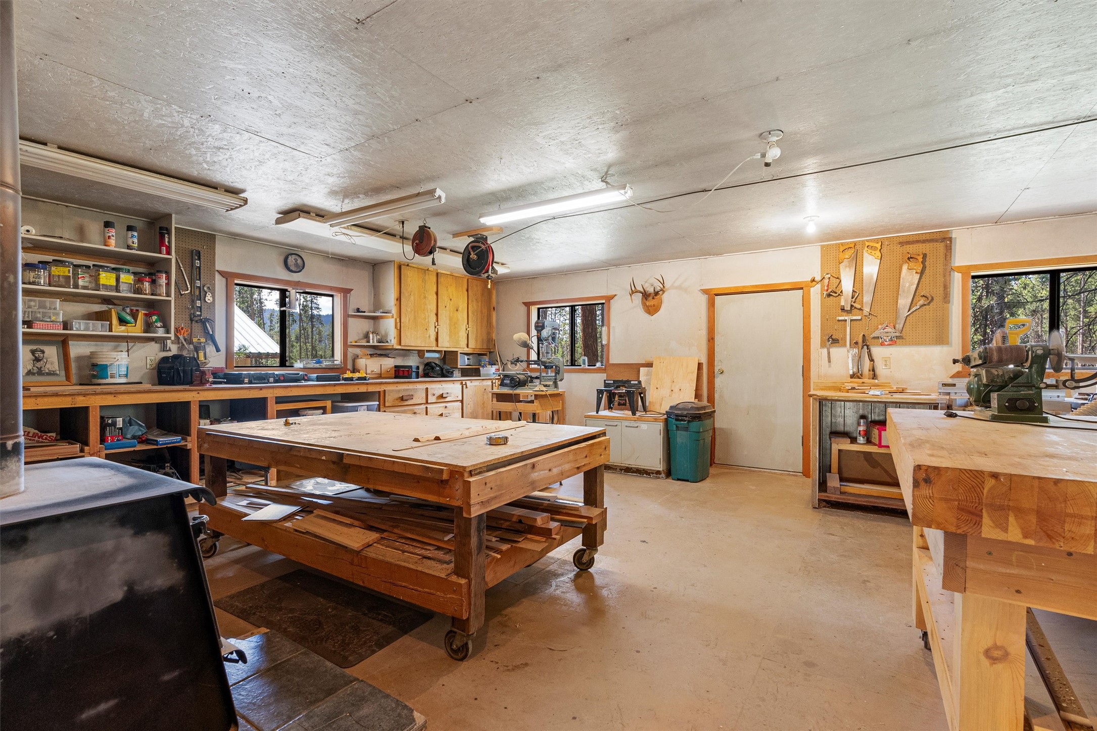 Sula, Montana 59871, United States, 2 Bedrooms Bedrooms, ,1 BathroomBathrooms,Residential,Active,155965