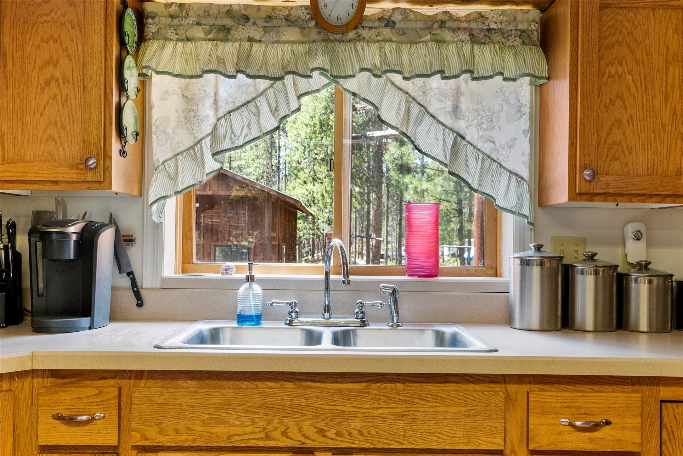 Sula, Montana 59871, United States, 2 Bedrooms Bedrooms, ,1 BathroomBathrooms,Residential,Active,155965