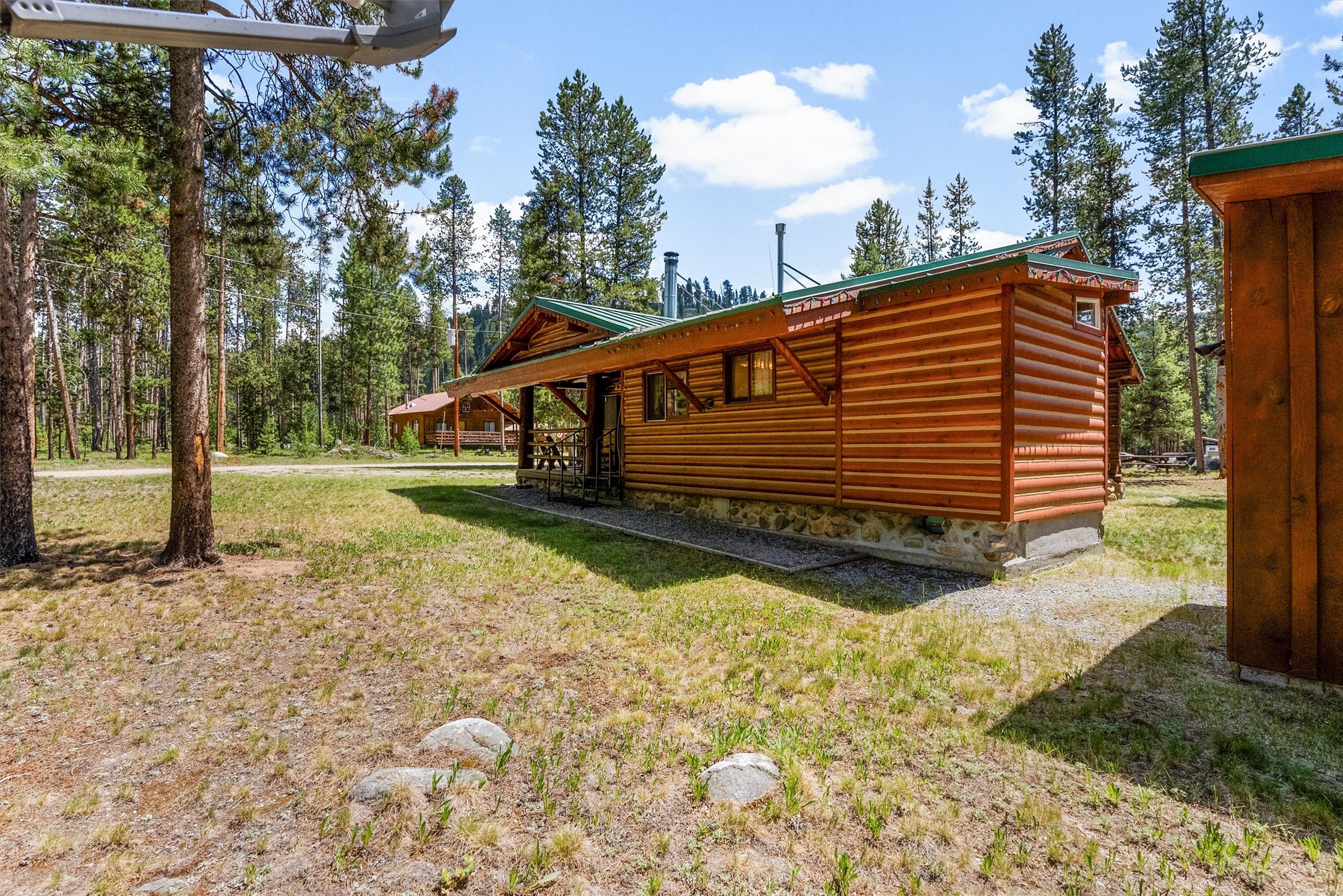 Sula, Montana 59871, United States, 2 Bedrooms Bedrooms, ,1 BathroomBathrooms,Residential,Active,155965