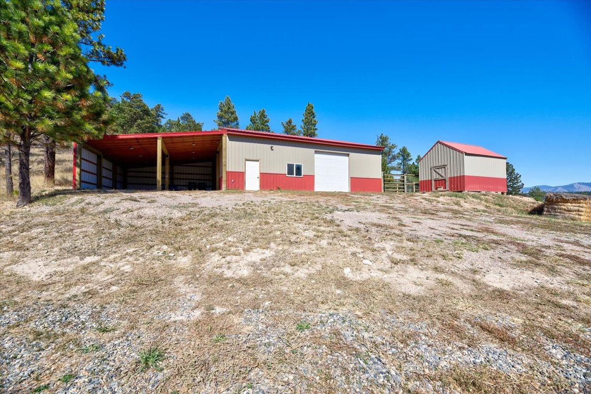 6958 Black Sandy Loop