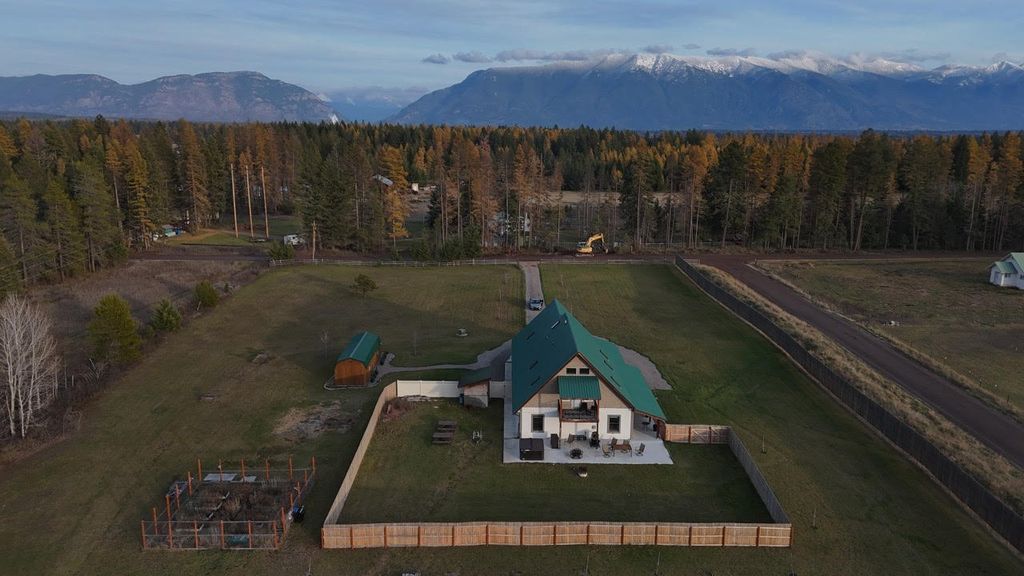Photo of 205 Kinnikinnick Lane, Columbia Falls, MT 59912 (MLS # 30070492)