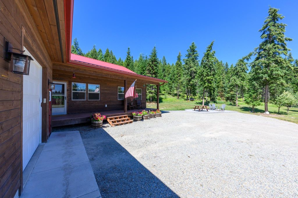 Photo of 548 Spruce Hollow Trail, Kalispell, MT 59901 (MLS # 30068826)