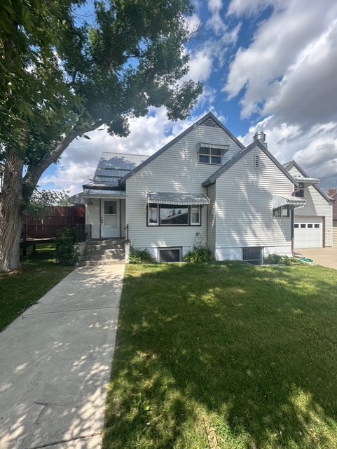 130 W Quincy Avenue