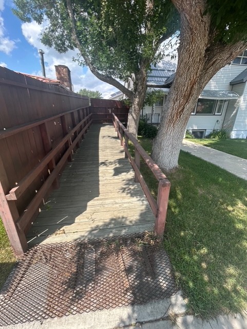 130 W Quincy Avenue