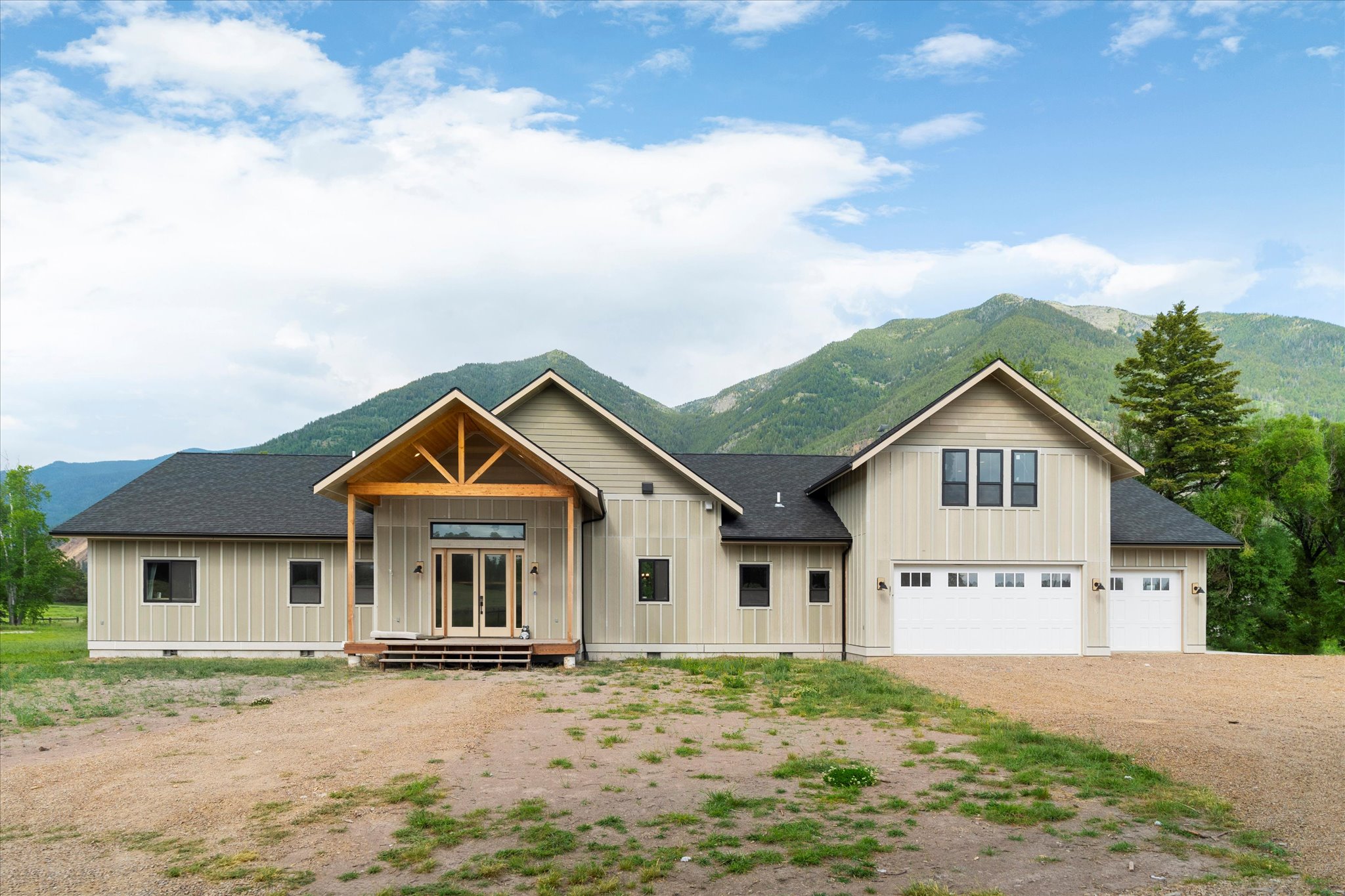 834 Blackmer Lane