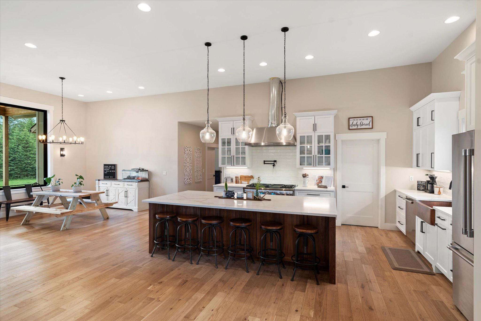 834 Blackmer Lane