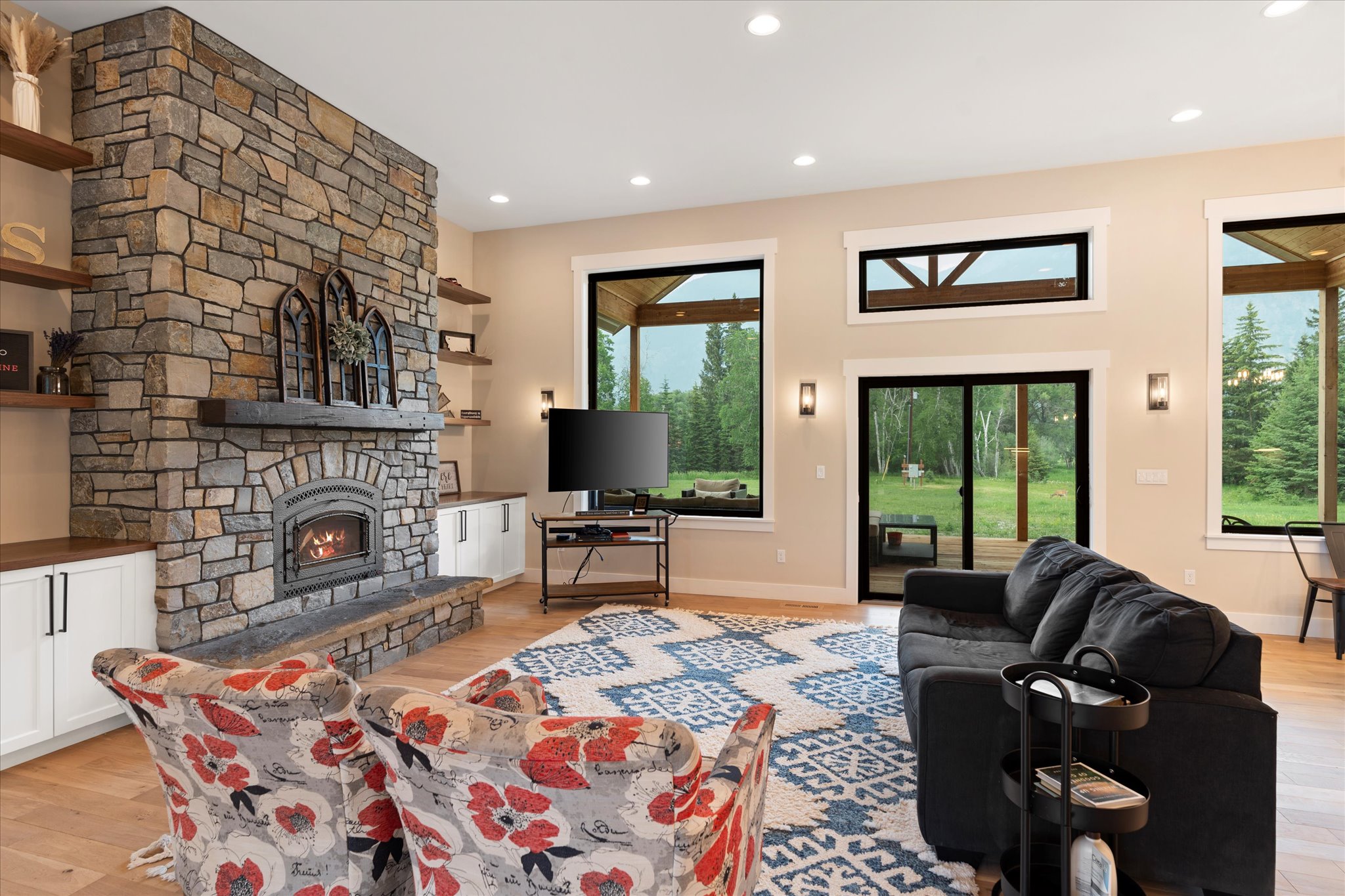 834 Blackmer Lane