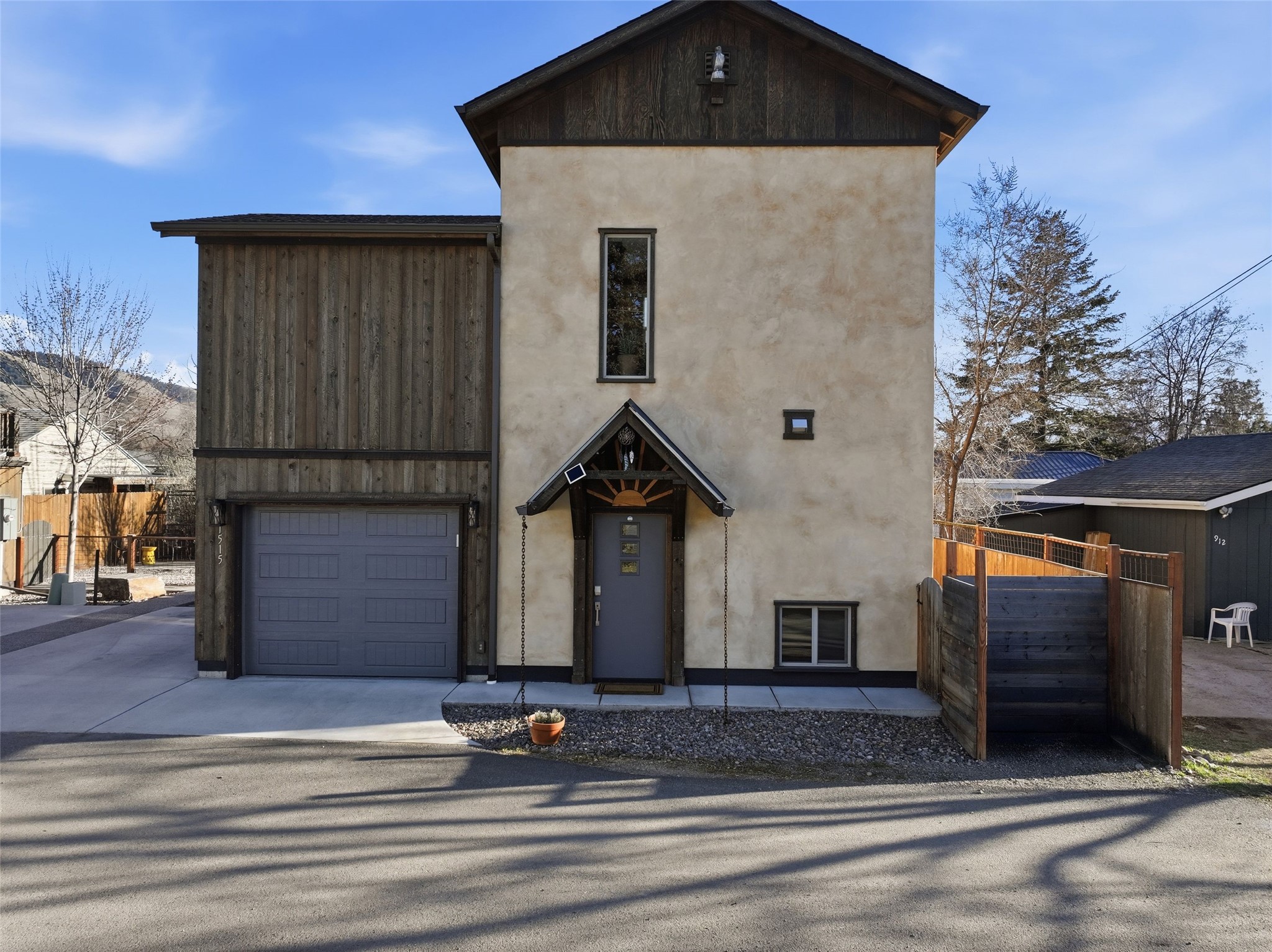 1515 N Dickens Street