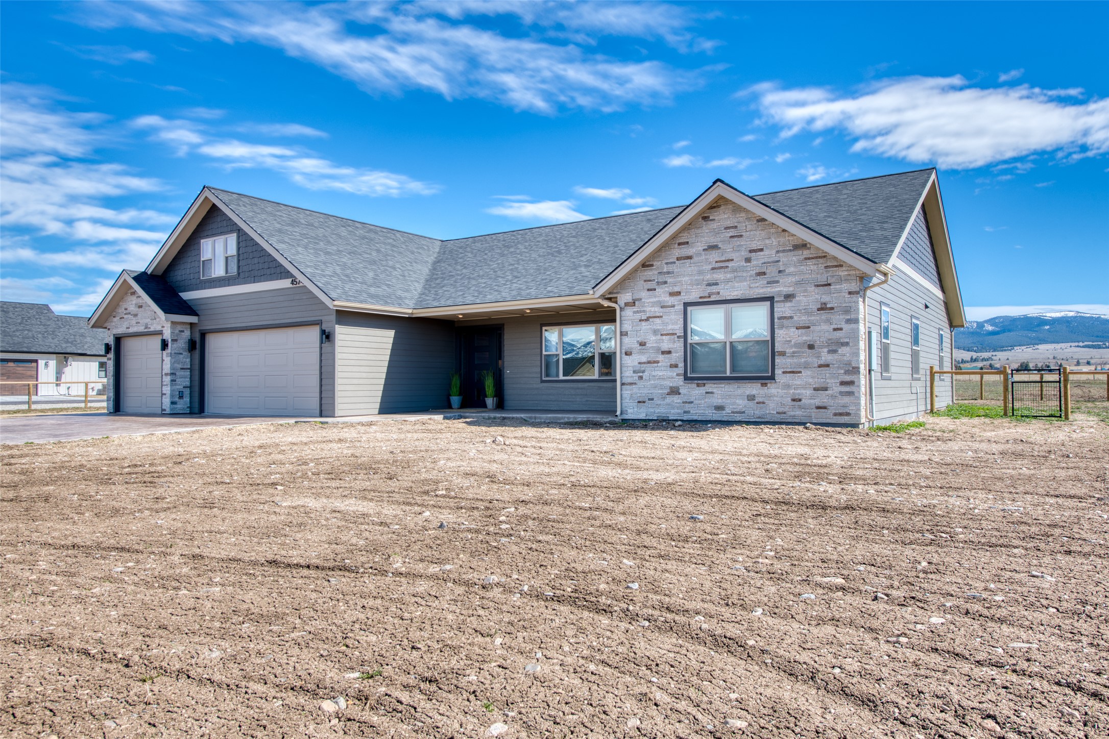 4574 Broken Spoke Road