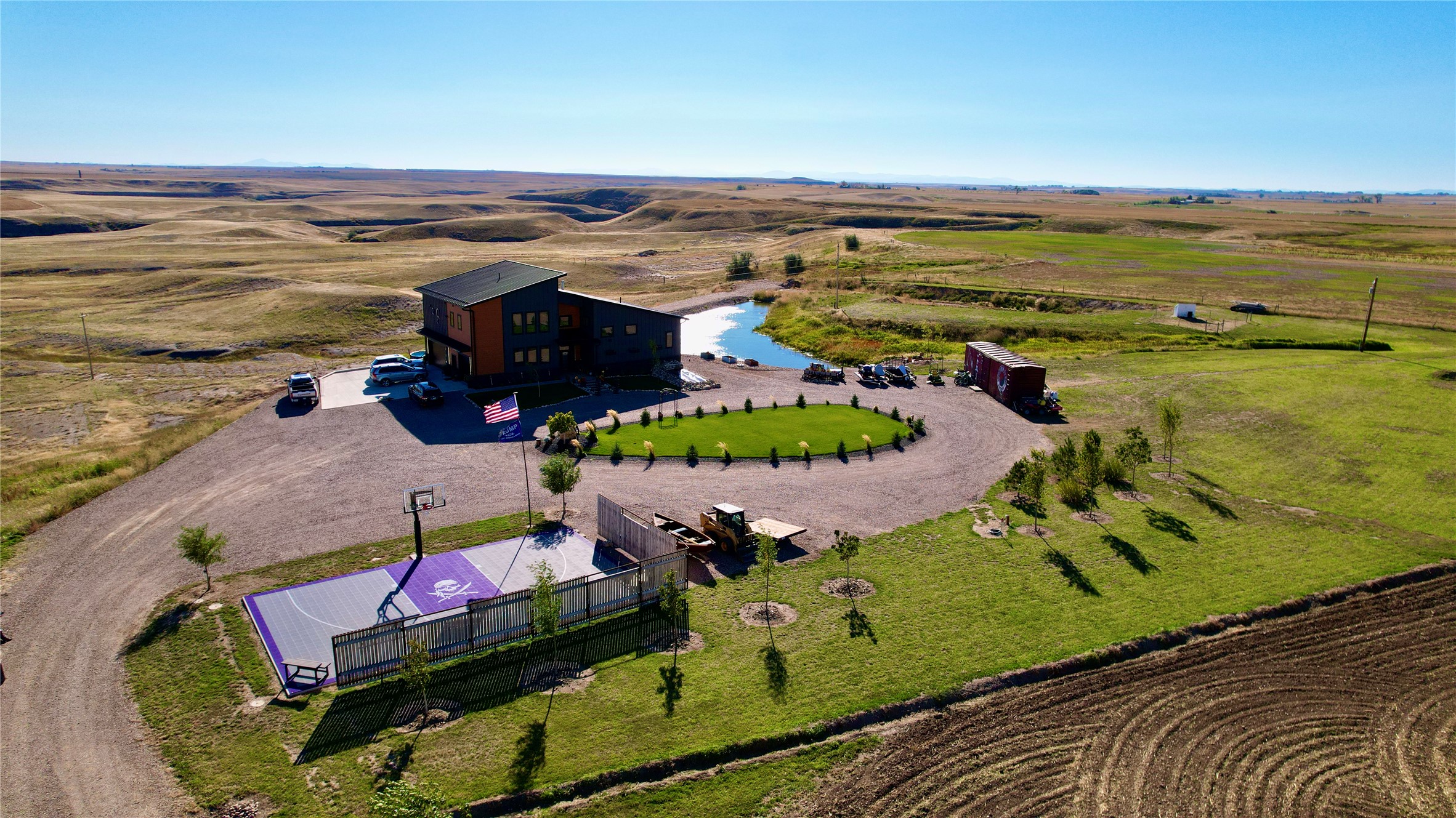 1587 Highway 431