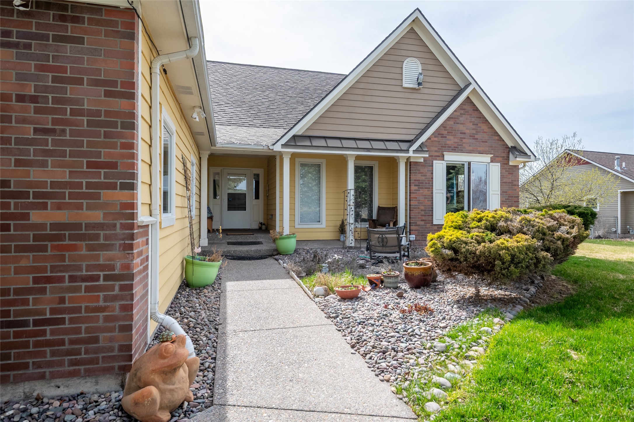 2465 Peregrine Loop