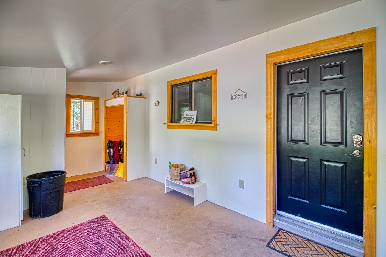 390 N Gold Creek Loop