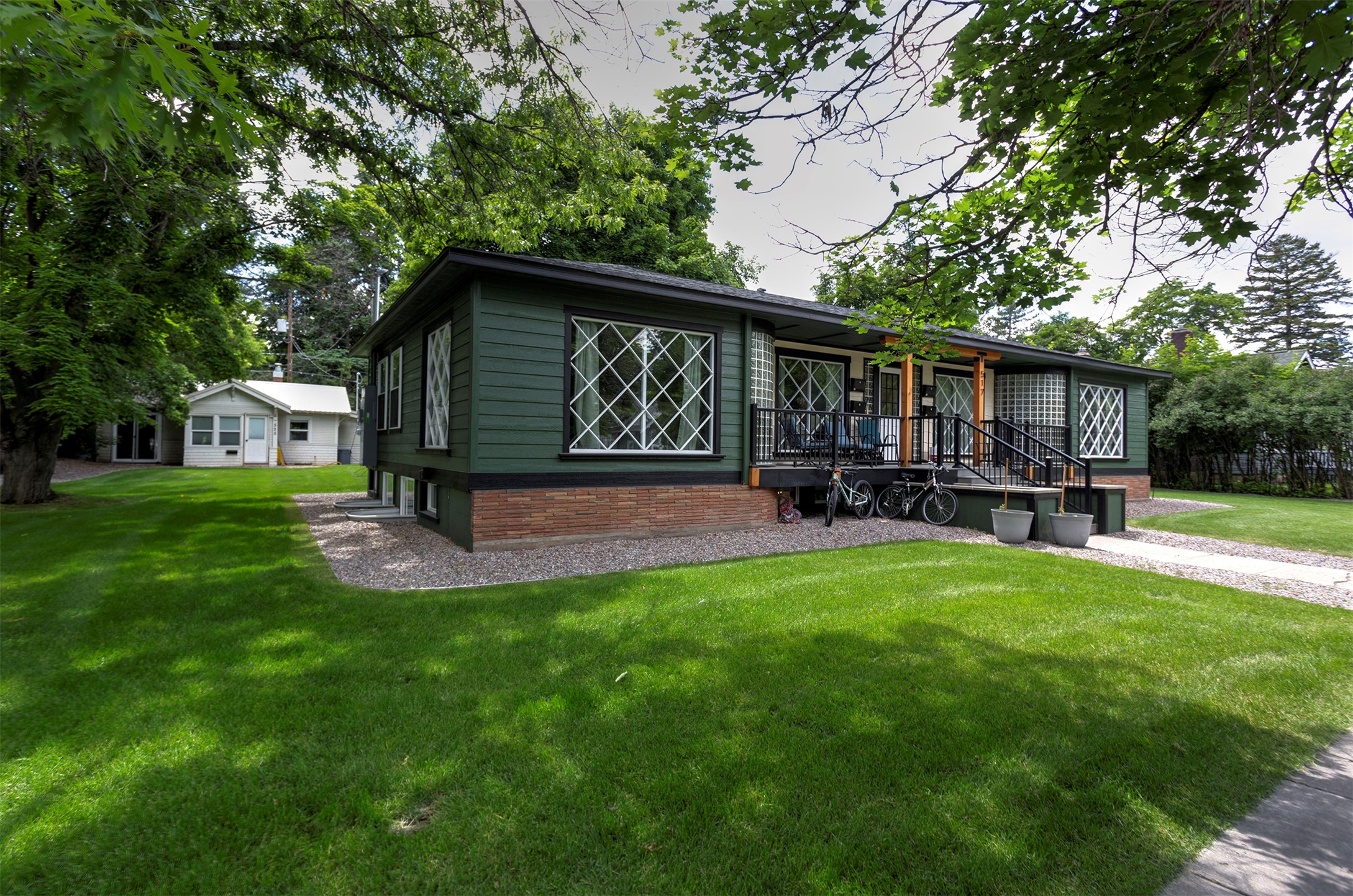517, 517.5, 525 S 6th Street E