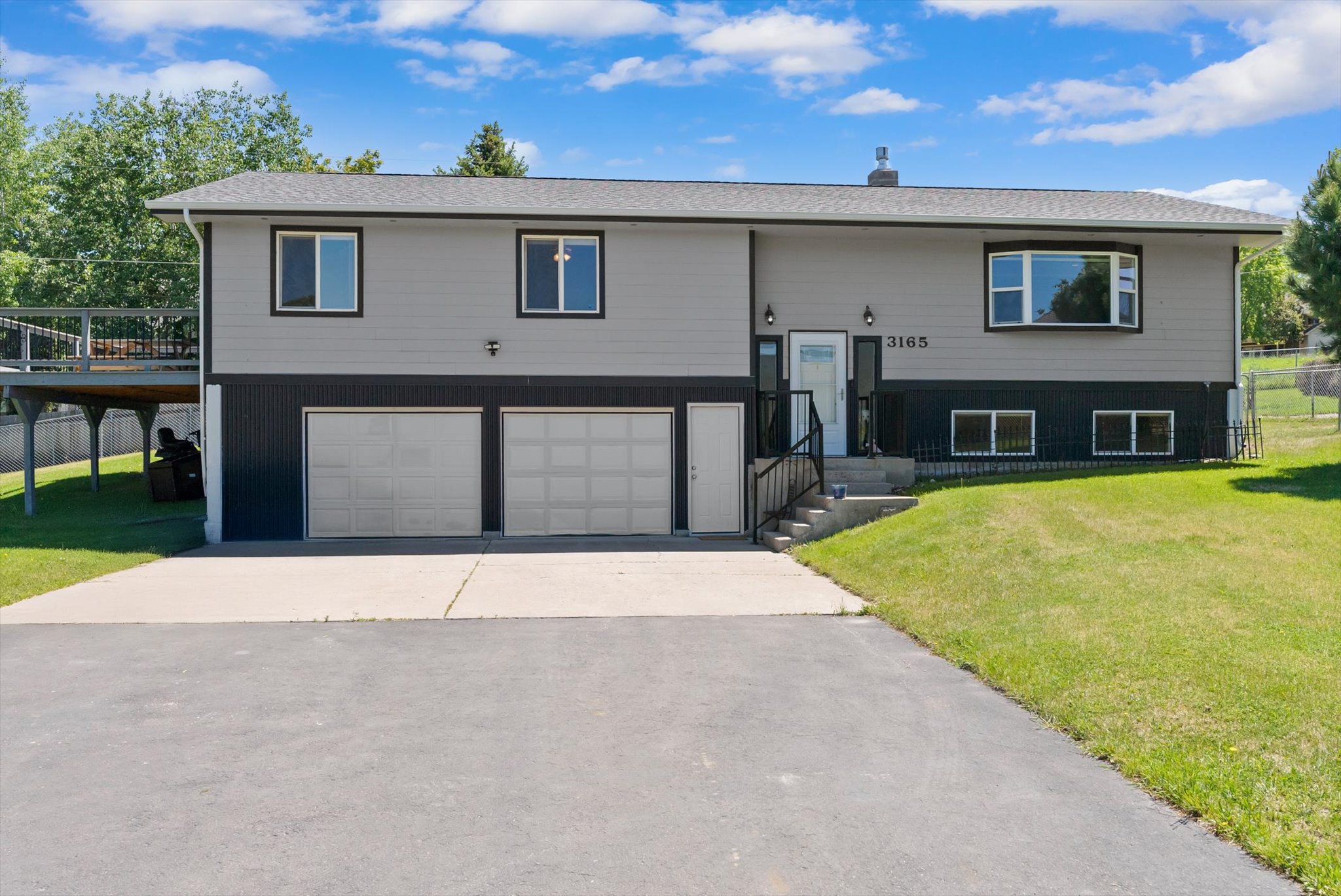 3165 Lamoreux Lane