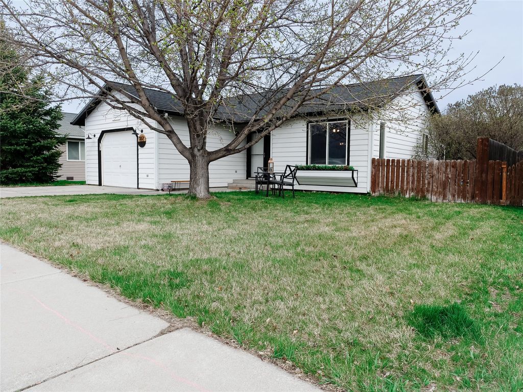 Photo of 552 N Daly Avenue, Hamilton, MT 59840 (MLS # 30067777)