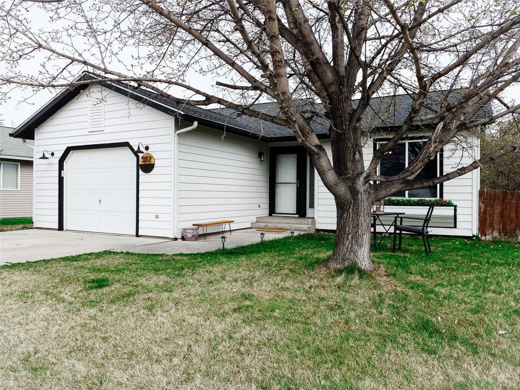 Photo of 552 N Daly Avenue, Hamilton, MT 59840 (MLS # 30067777)
