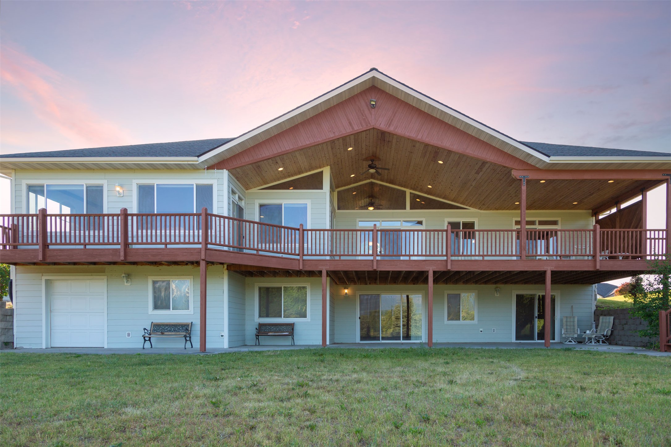 Ronan, Montana 59864, United States, 5 Bedrooms Bedrooms, ,4 BathroomsBathrooms,Residential,Active,154395